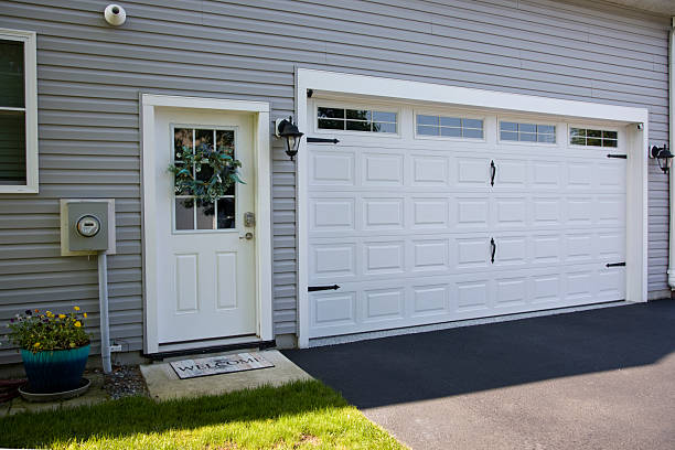 24/7 Emergency Garage Door Roller Replacement experts in Charleston, MS